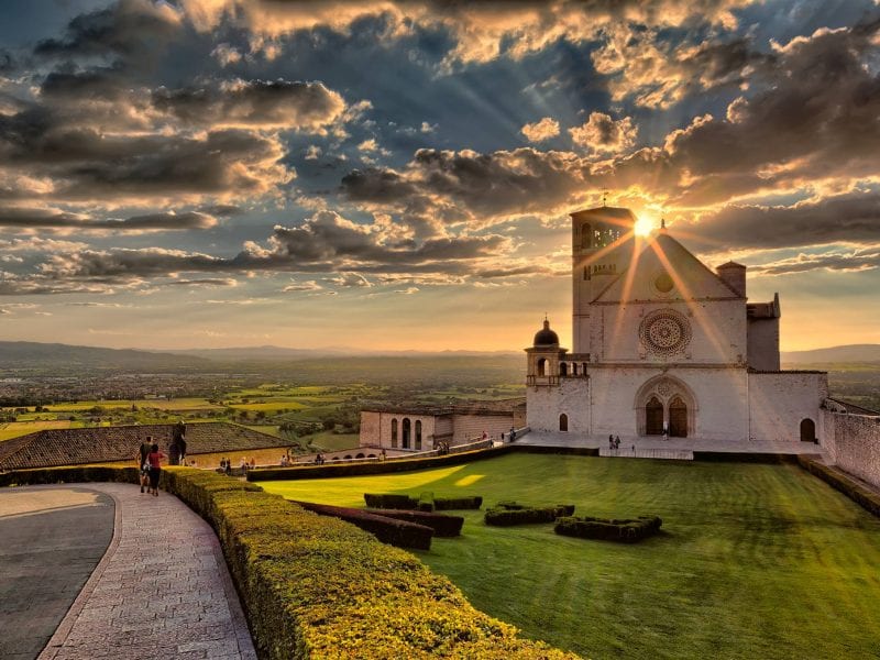 Assisi: 9 km